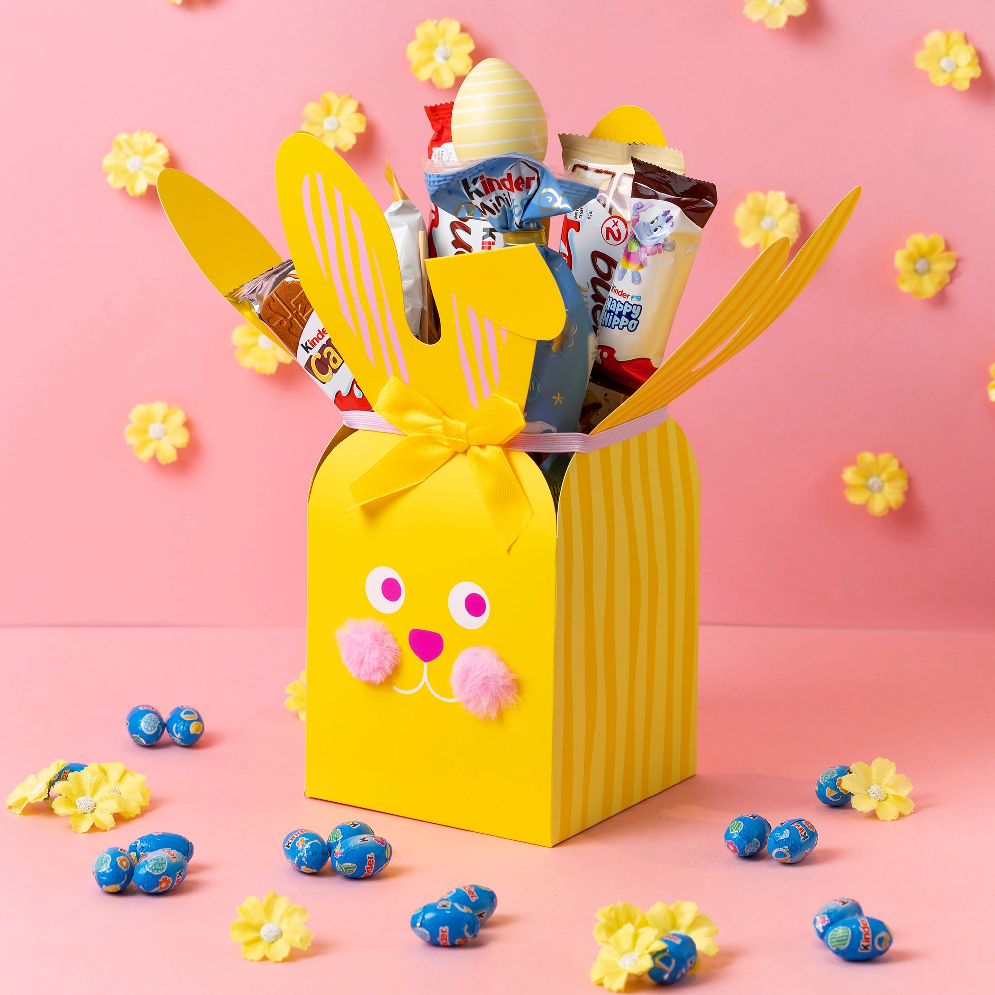 Regalo de Pascua con huevos de chocolate Kinder y Mini Eggs