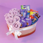 Corazón con chocolatinas Milka y diseño romántico para regalo.
